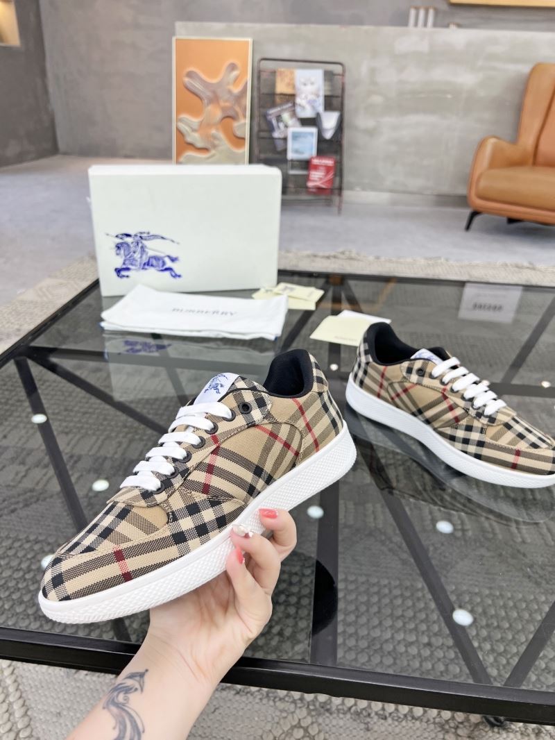 Burberry Low Shoes